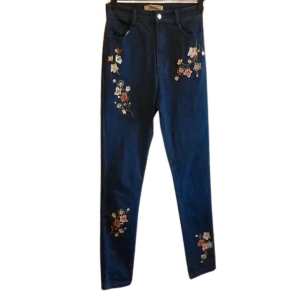 Women’s Plus Size 1XL Dark Wash Embroidered Floral Jeans - Picture 1 of 3